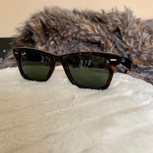 Ray-Ban Original Wayfarer Classics Sunglasses